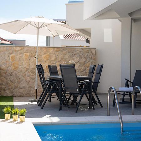 Apartment Funtastic With Private Pool Novalja Zewnętrze zdjęcie