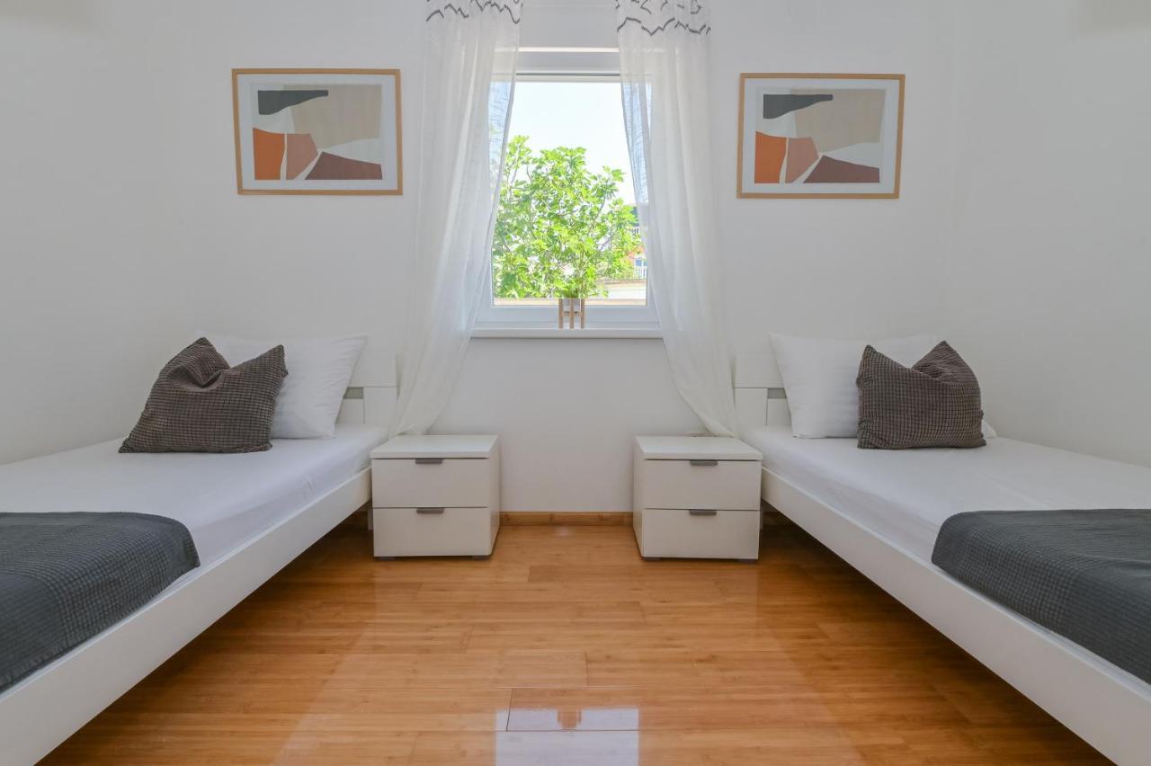 Apartment Funtastic With Private Pool Novalja Zewnętrze zdjęcie