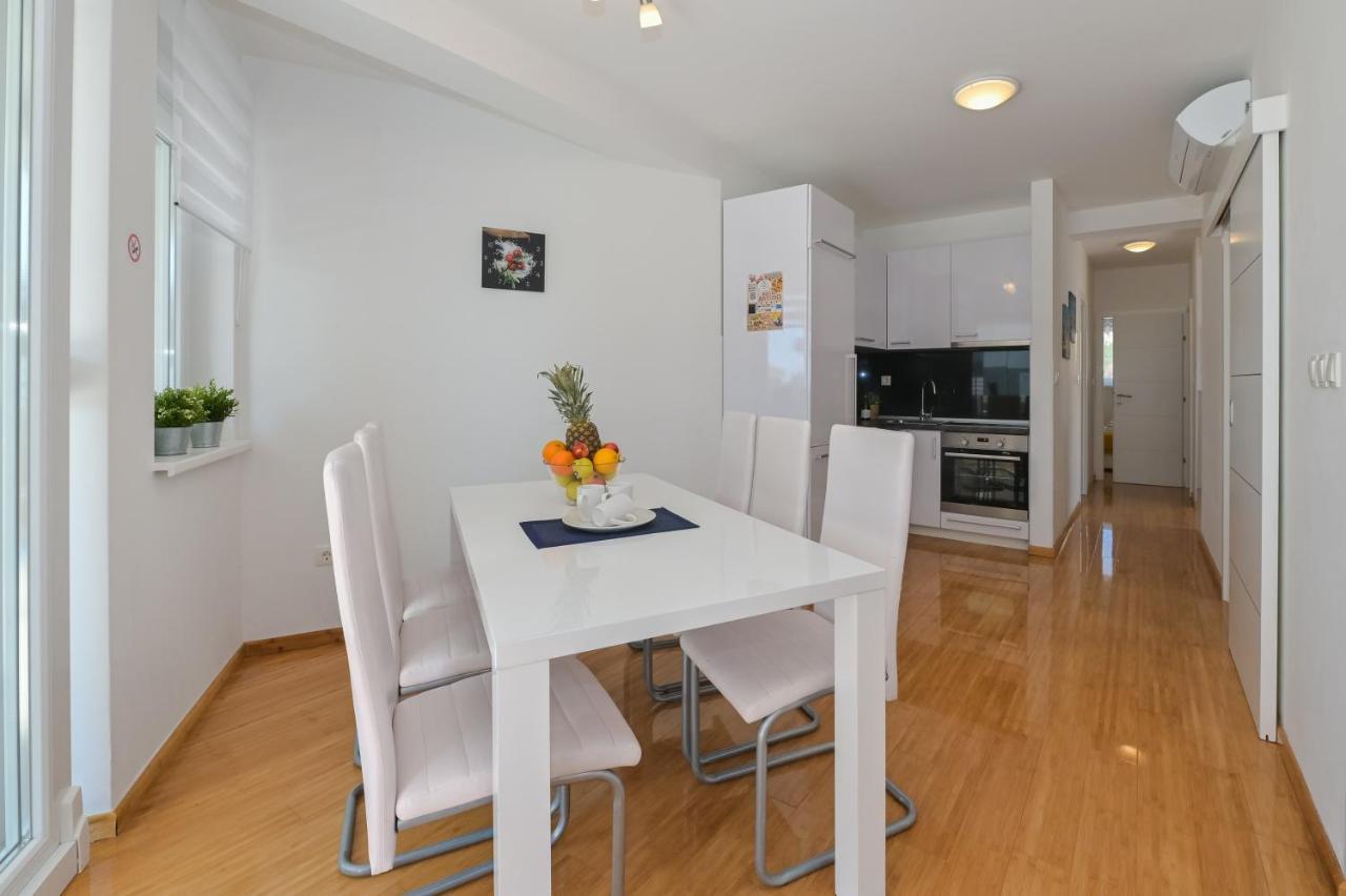 Apartment Funtastic With Private Pool Novalja Zewnętrze zdjęcie