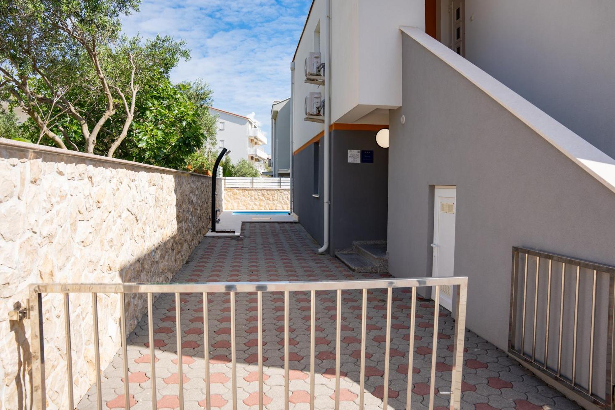 Apartment Funtastic With Private Pool Novalja Zewnętrze zdjęcie